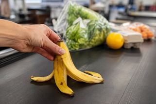 „Maminka mi podala jen slupku.“ Snědený banán pak musela prodavačka u pokladny vyřešit nečekaným způsobem